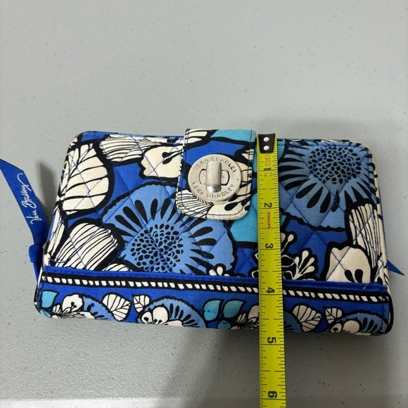 Vera Bradley Blue Bayou Clutch Turn Lock Wallet Zipper Blue - Picture 2 of 10